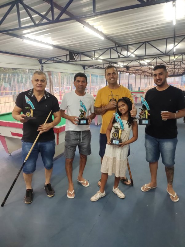 Flávio Pereira vence torneio de bilhar