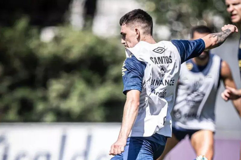 Santos e Ponte Preta se enfrentam pela Série B