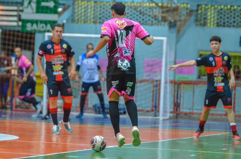 Linda Jú conquista a maior goleada do Futsal Cobras