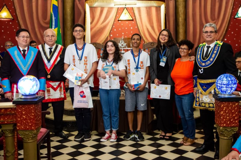 Alunos de escolas de Penápolis e Braúna são premiados na Maratona Cívica Cultural