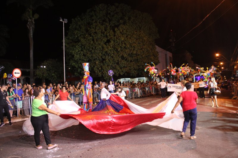 Penápolis 116 Anos: milhares de pessoas prestigiam Desfile de Aniversário da cidade