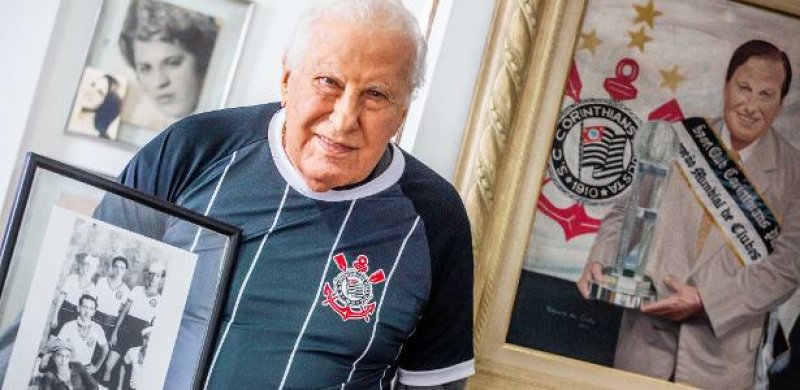 Morre, aos 101 anos, Alberto Dualib, ex-presidente do Corinthians