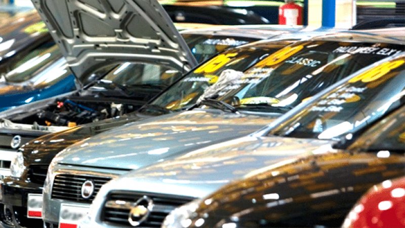 Governo de SP reduz imposto para carros usados