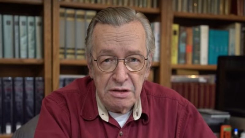 Olavo de Carvalho morre aos 74 anos