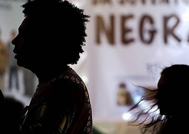 Procon de São Paulo lança cartilha contra o racismo no comércio