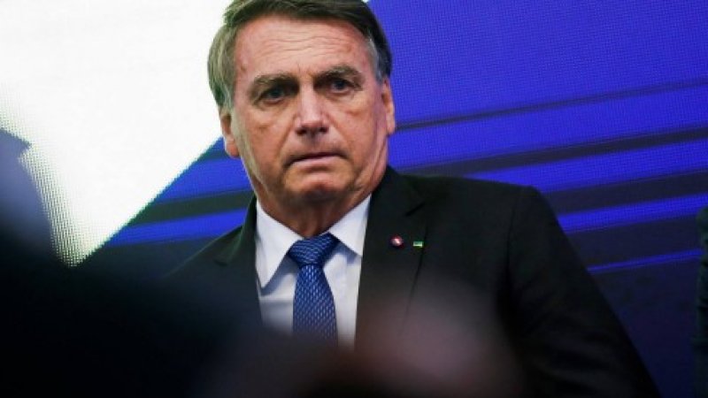 Bolsonaro acumula casos sob suspeita de corrupção