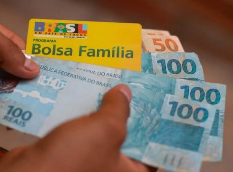 Caixa Federal começa a pagar o Bolsa Família de R$ 600