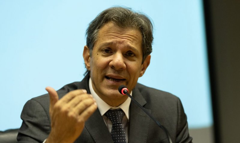 Haddad admite desaceleração, mas descarta risco de recessão