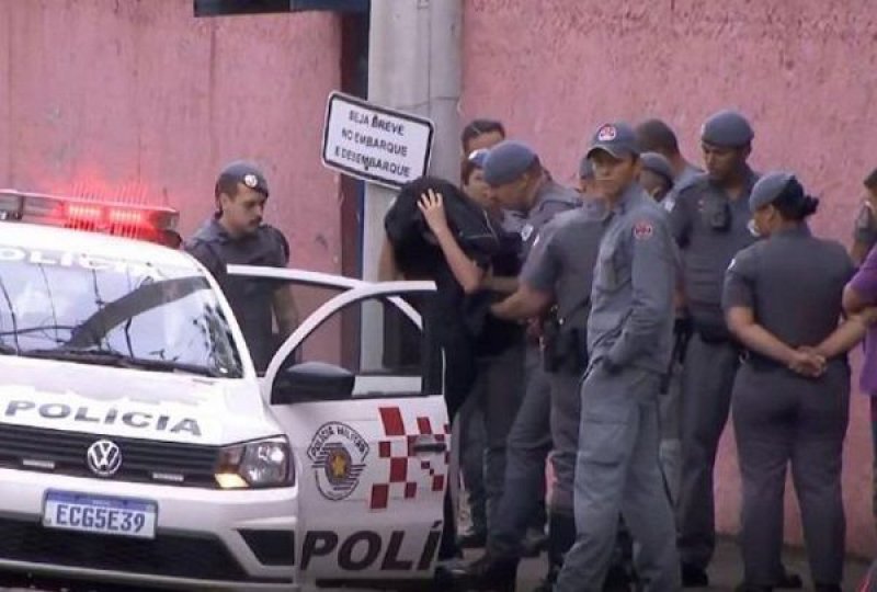 Professora é morta 5 são esfaqueados por aluno em escola pública de SP