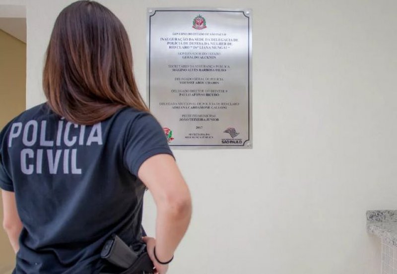 Polícia investiga e prende estudante armazenando pornografia infantil