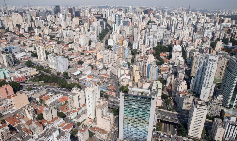 Aos 470 anos, SP oferece oportunidades, mas maioria quer deixar cidade