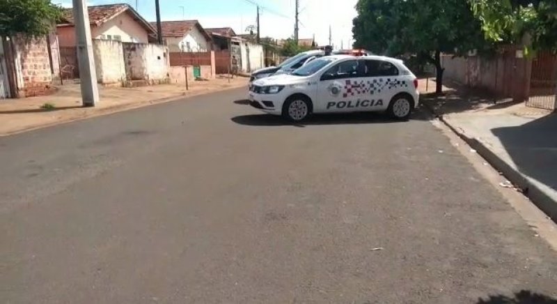 Feminicídio: homem mata esposa degolada e comete suicídio em Pereira Barreto