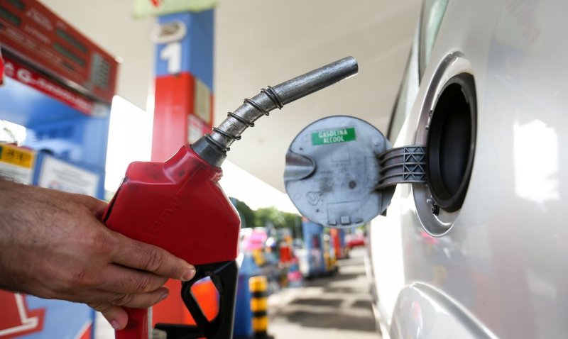 Avanço da pandemia fez venda de gasolina cair 16,4% entre 1º e 20 de abril